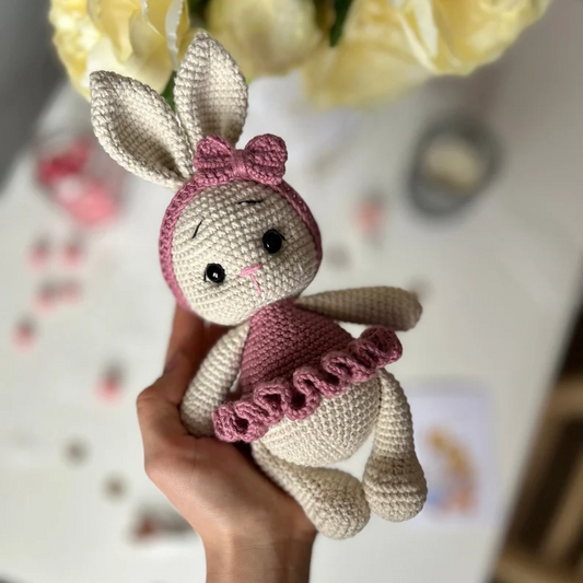 Lina Bunny - Adorable Amigurumi Pattern!