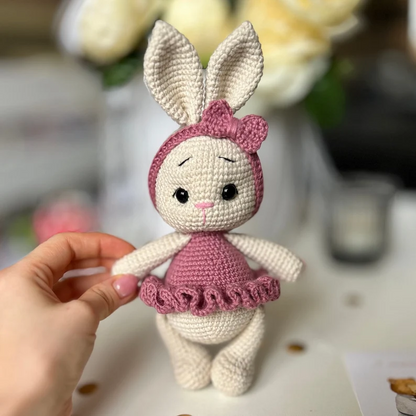 Lina Bunny - Adorable Amigurumi Pattern!